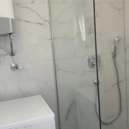 Apartment Rogoznica Lägenhet