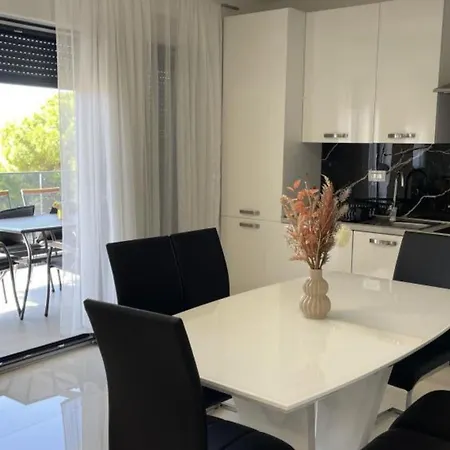 Apartment Rogoznica * Rogoznica (Sibenik-Knin)